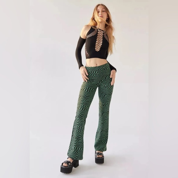 NWT Urban Outfitters Bryn Pull On Flare Pant - Picture 2 of 14